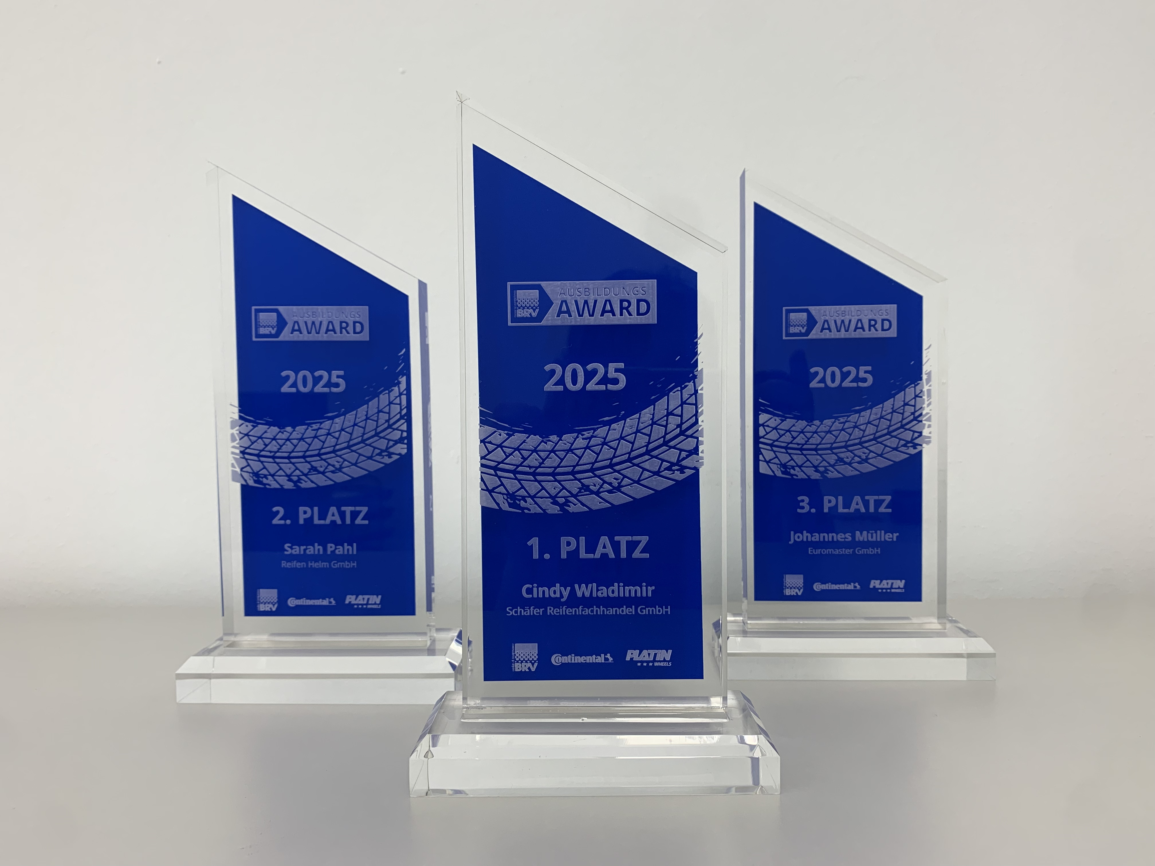 Bild: Trophäen zum BRV Ausbildungs-Award 2025 Bild: Trophäen zum BRV Ausbildungs-Award 2025
