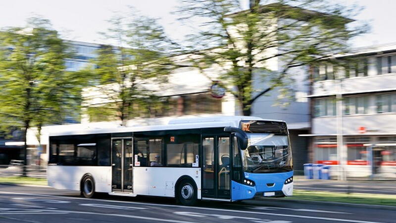 Stadtbus_iStock-51018500_web.jpg